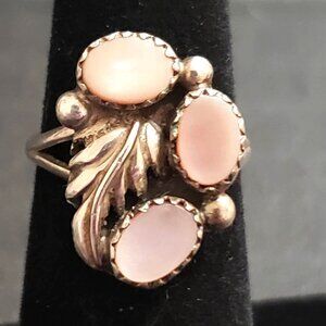 Navajo 3 stone Mother of Pearl 925 ring sz 5.75   (NAR 1428)